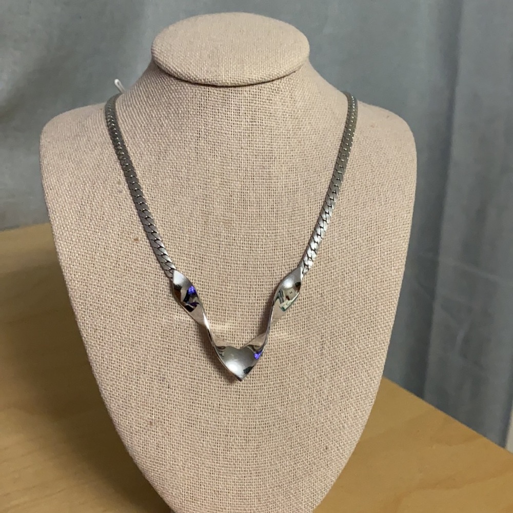 Vintage costume jewelry - necklace
